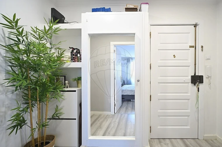 Apartamento T2 para Venda em Santo António dos Cavaleiros e Frielas Foto 2