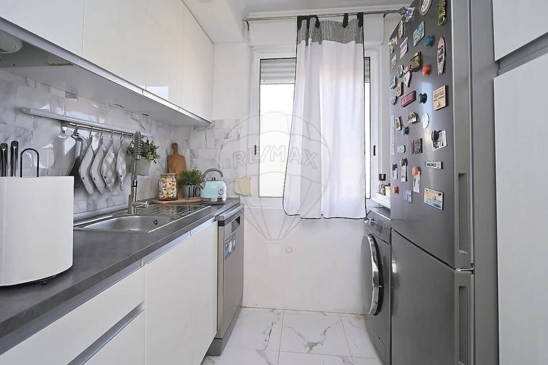 Apartamento T2 para Venda em Santo António dos Cavaleiros e Frielas Foto 18