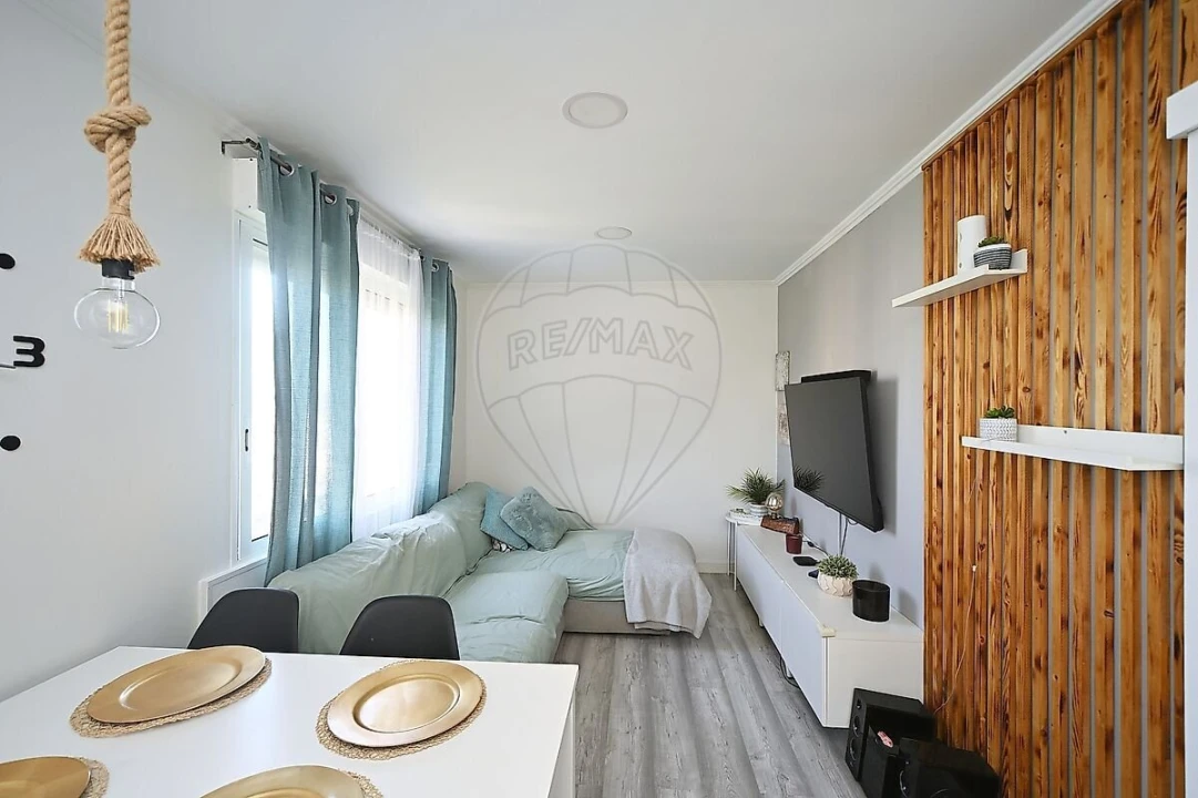 Apartamento T2 para Venda em Santo António dos Cavaleiros e Frielas Foto 13