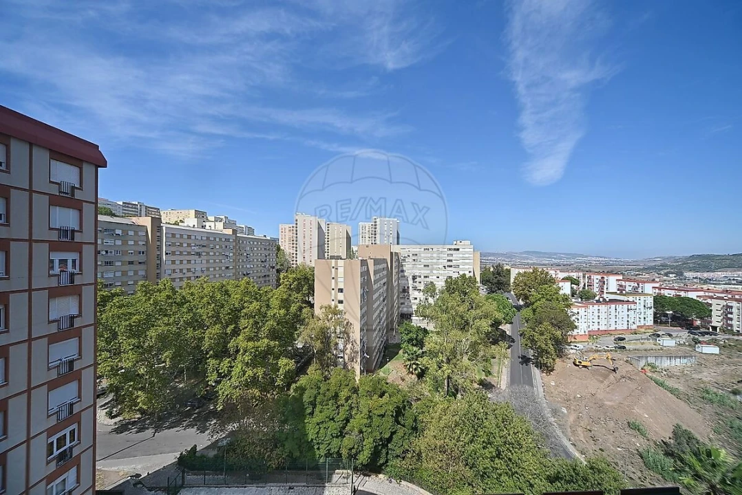 Apartamento T2 para Venda em Santo António dos Cavaleiros e Frielas Foto 22