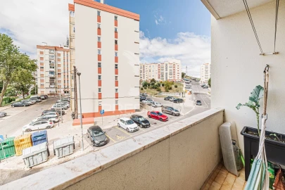 Apartamento T3 para Venda em Massamá e Monte Abraão