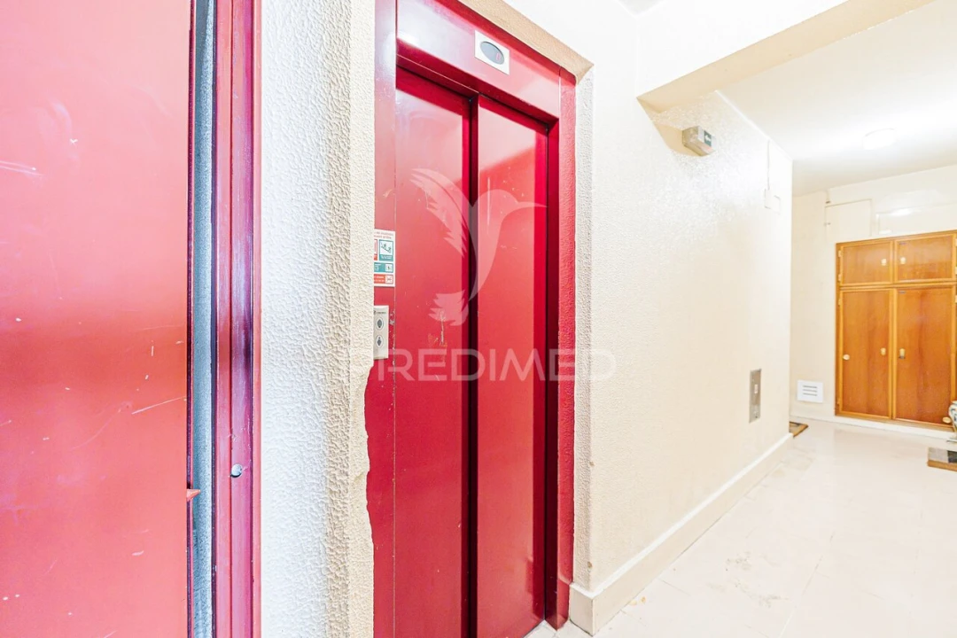 Apartamento T3 para Venda em Massamá e Monte Abraão Foto 27