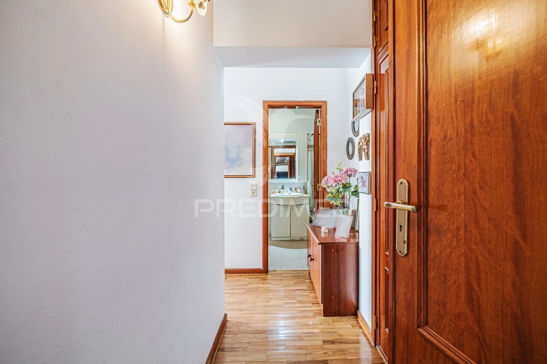 Apartamento T3 para Venda em Massamá e Monte Abraão Foto 24