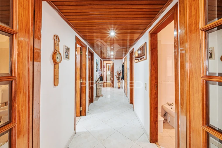 Apartamento T3 para Venda em Massamá e Monte Abraão Foto 13