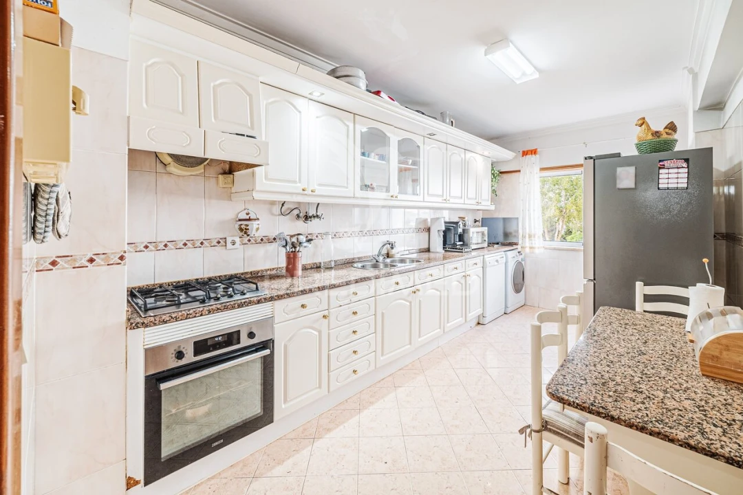 Apartamento T3 para Venda em Massamá e Monte Abraão Foto 8