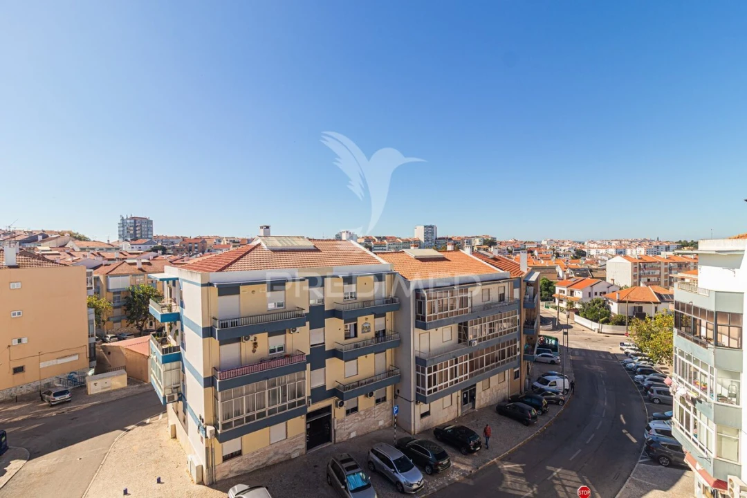 Apartamento T2 para Venda em Amora Foto 8