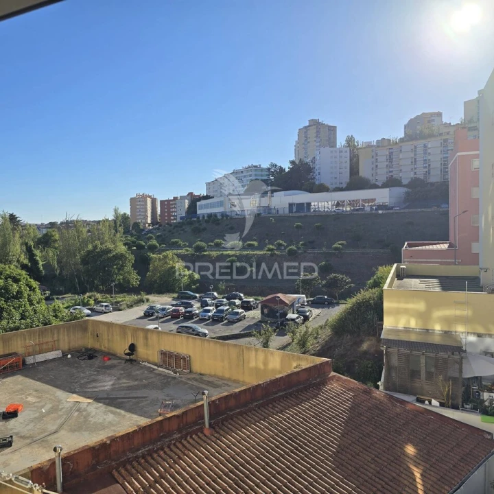 Apartamento T2 para Venda em Queluz e Belas Foto 17