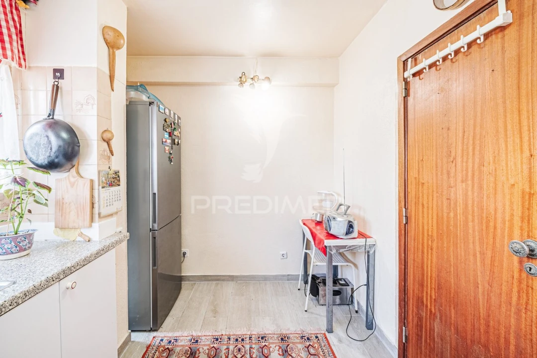 Apartamento T2 para Venda em Queluz e Belas Foto 17