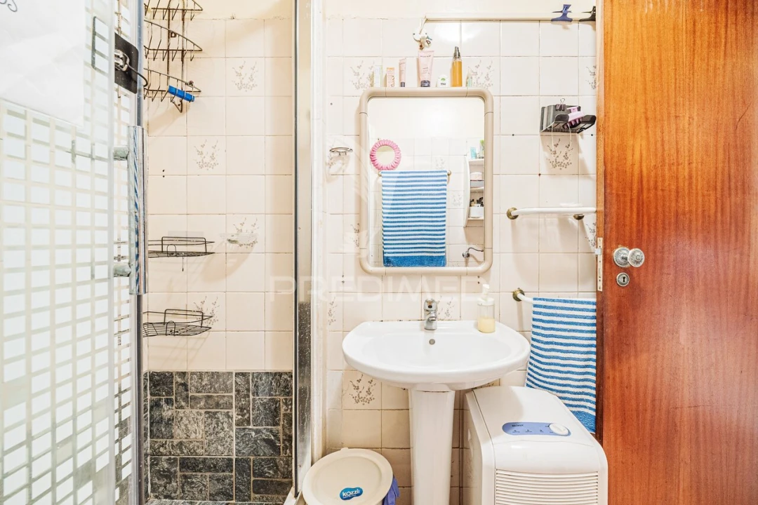 Apartamento T2 para Venda em Queluz e Belas Foto 26