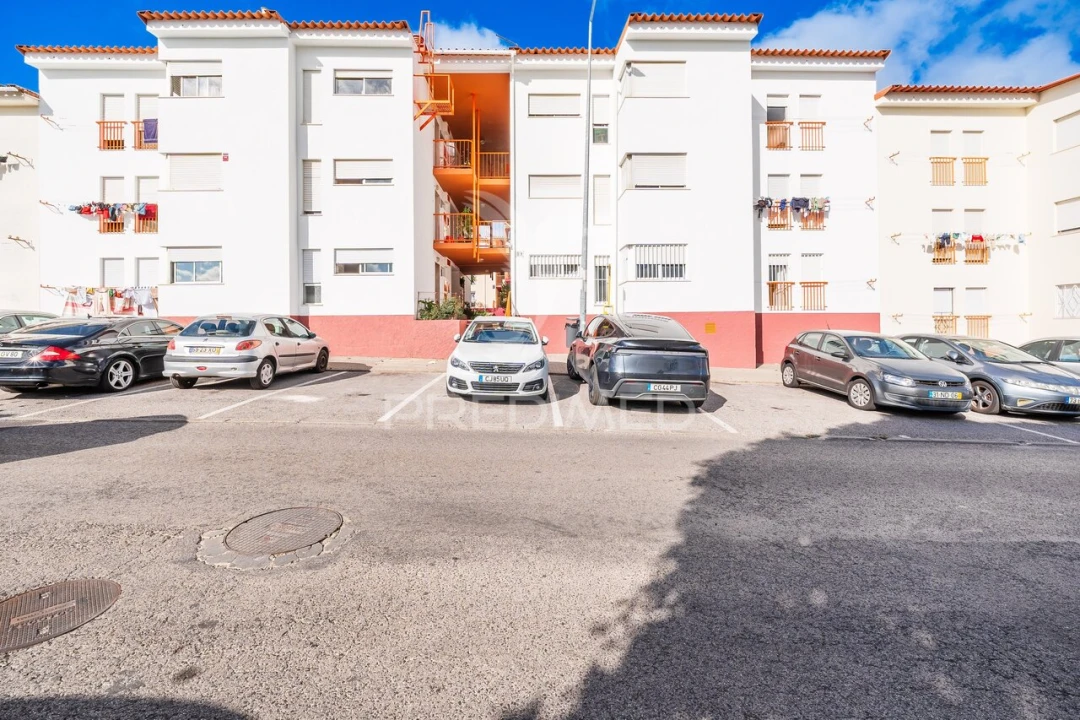 Apartamento T2 para Venda em Queluz e Belas Foto 32