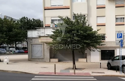 Loja para Arrendamento em Algés, Linda-A-Velha e Cruz Quebrada-Dafundo