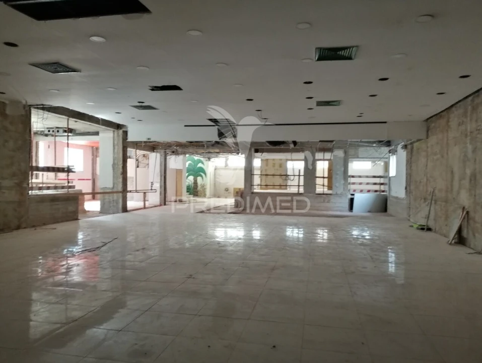 Loja para Arrendamento em Algés, Linda-A-Velha e Cruz Quebrada-Dafundo Foto 3