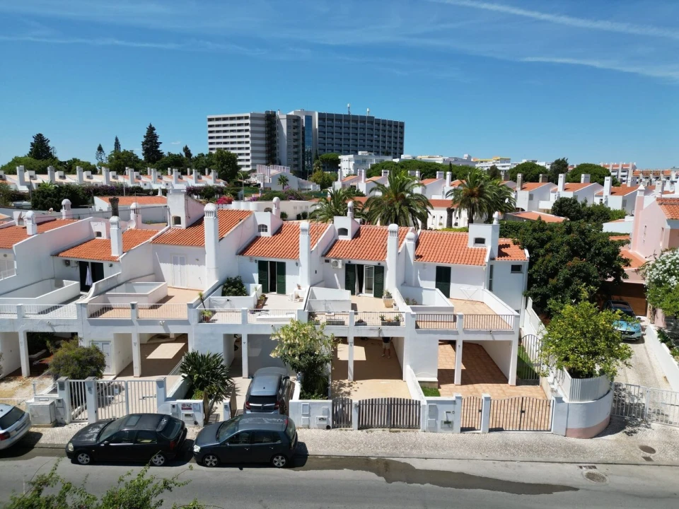Moradia T2 para Venda em Albufeira e Olhos de Água Foto 4