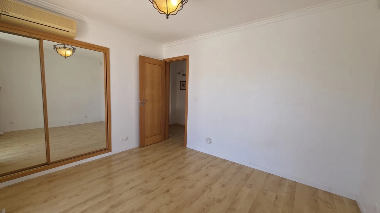 Moradia T2 para Venda em Albufeira e Olhos de Água Foto 8