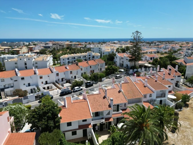 Moradia T2 para Venda em Albufeira e Olhos de Água Foto 3
