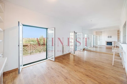 Apartamento T1 para Arrendamento em Santa Maria e São Miguel, São Martinho, São Pedro Penaferrim