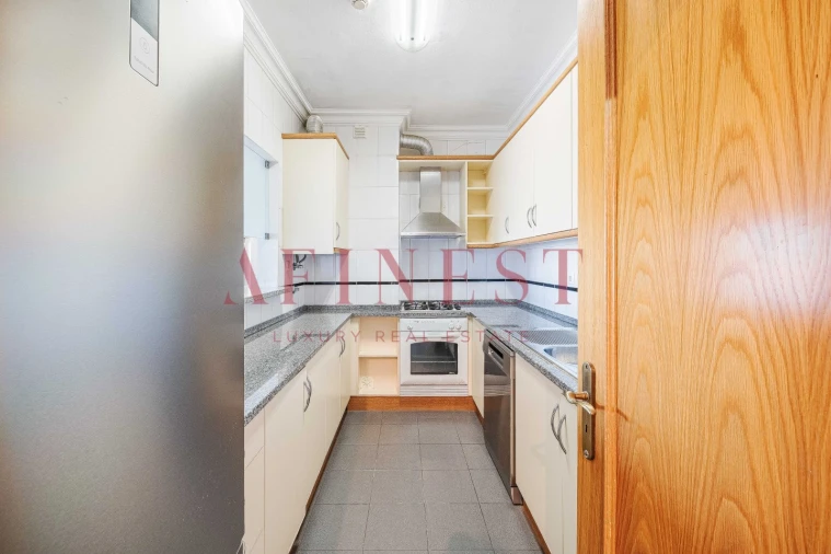 Apartamento T1 para Arrendamento em Santa Maria e São Miguel, São Martinho, São Pedro Penaferrim Foto 11