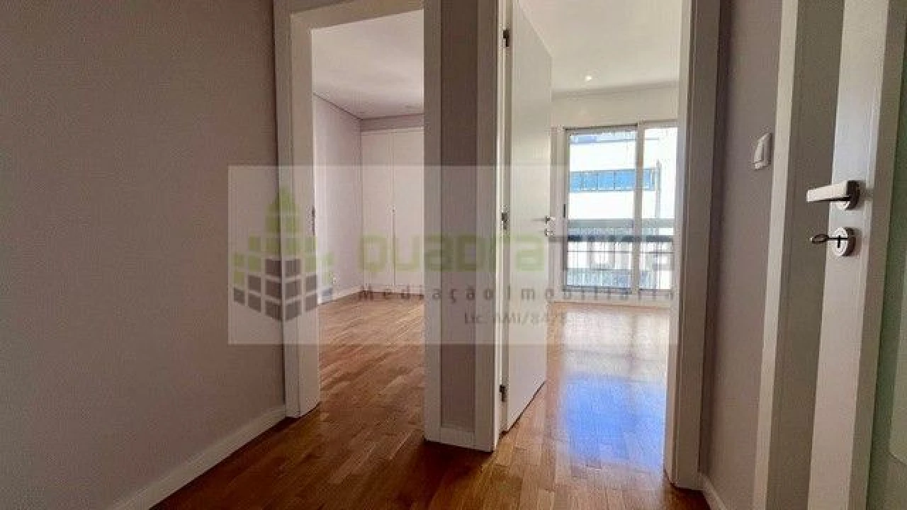 Apartamento T2 para Venda em Cedofeita, Santo Ildefonso, Sé, Miragaia, São Nicolau e Vitória Foto 9