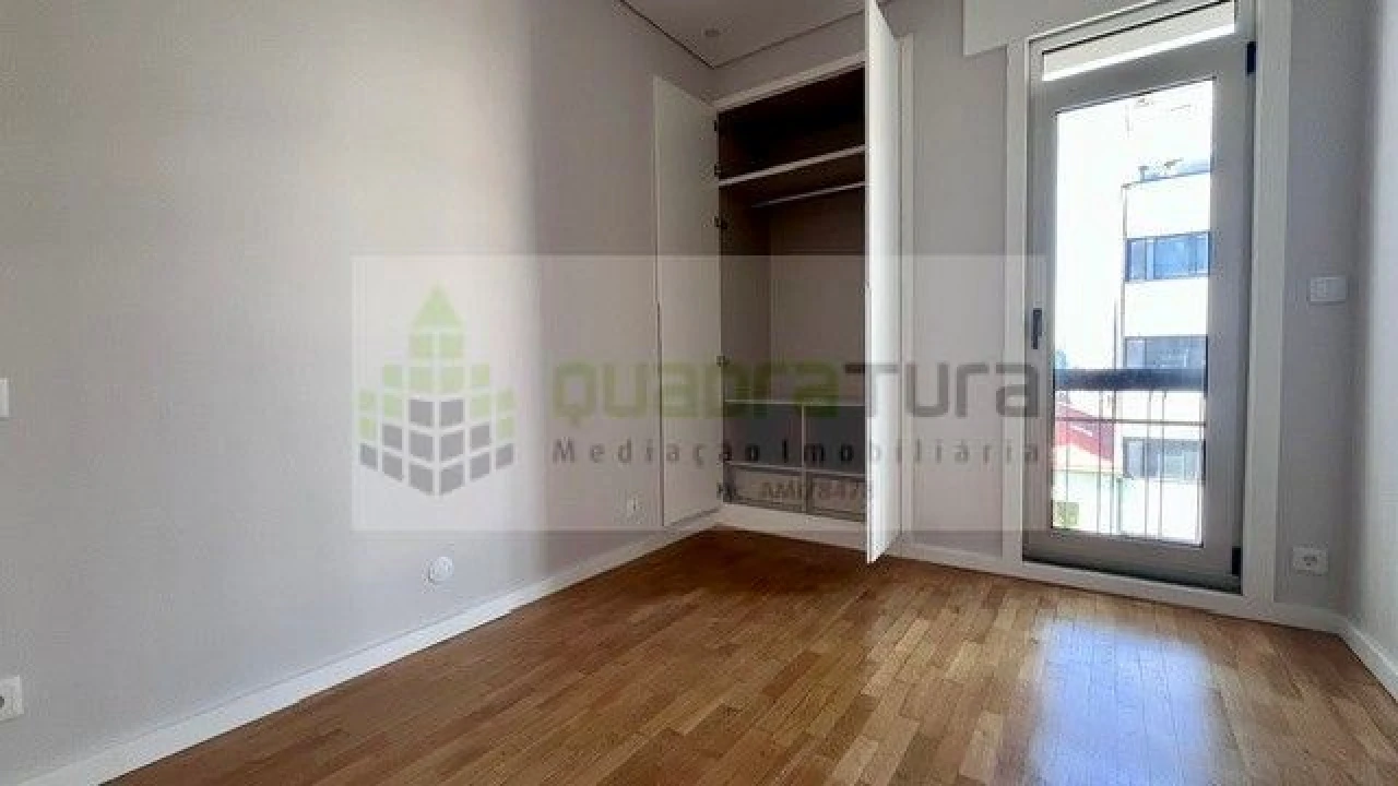 Apartamento T2 para Venda em Cedofeita, Santo Ildefonso, Sé, Miragaia, São Nicolau e Vitória Foto 17