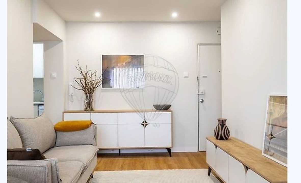 Apartamento T1 para Venda em Cedofeita, Santo Ildefonso, Sé, Miragaia, São Nicolau e Vitória Foto 2