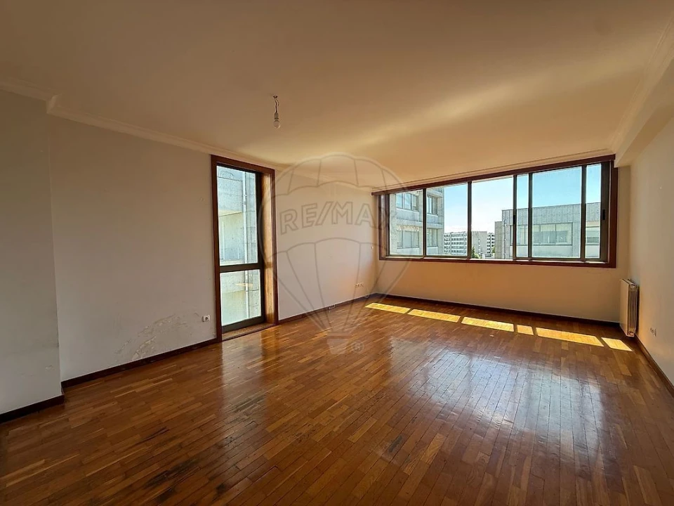 Apartamento T2 para Venda em Moreira Foto 2