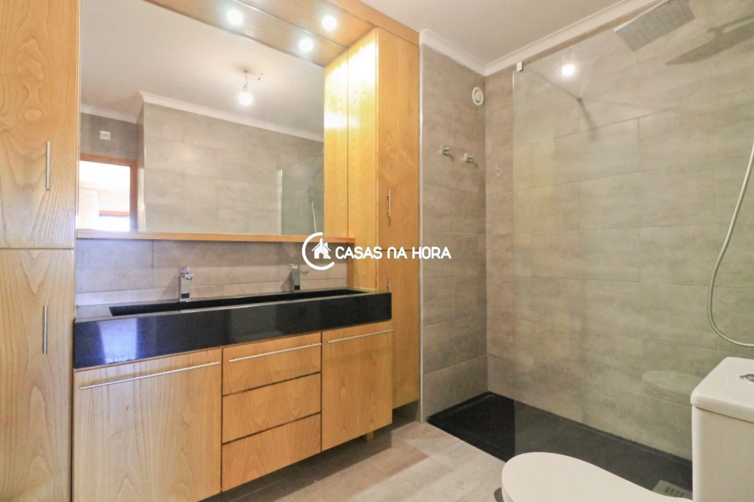 Apartamento T2 para Arrendamento em Santa Marinha e São Pedro da Afurada Foto 3