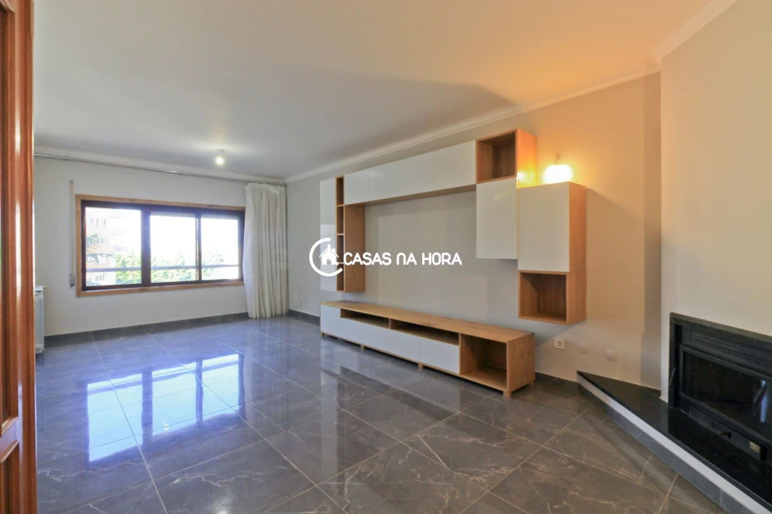 Apartamento T2 para Arrendamento em Santa Marinha e São Pedro da Afurada Foto 14