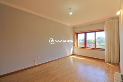 Apartamento T2 para Arrendamento em Santa Marinha e São Pedro da Afurada