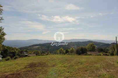 Terreno para Venda em Carvalho e Basto (Santa Tecla)