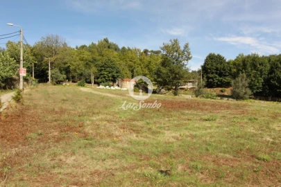 Terreno para Venda em Carvalho e Basto (Santa Tecla)