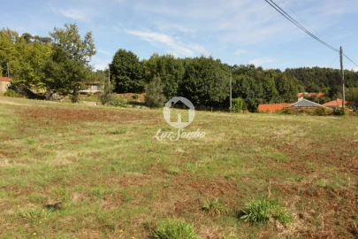 Terreno para Venda em Carvalho e Basto (Santa Tecla)