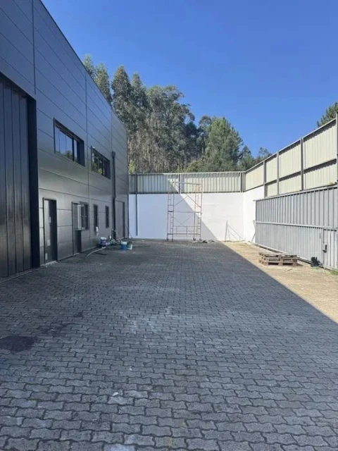 Armazém para Arrendamento em Bougado (São Martinho e Santiago)