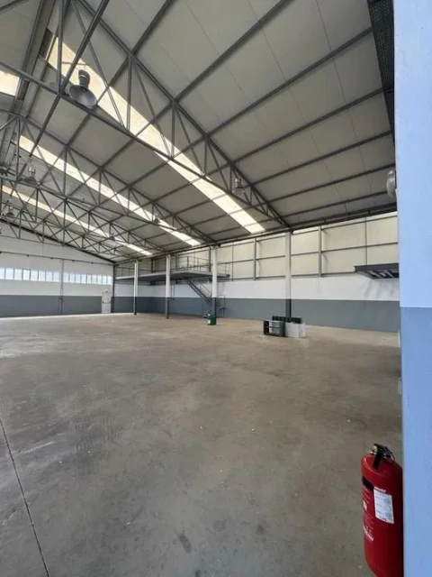 Armazém para Arrendamento em Bougado (São Martinho e Santiago)