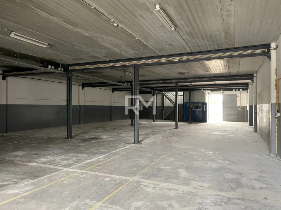 Armazém para Venda em Touguinha e Touguinhó Foto 21
