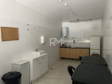 Armazém para Venda em Touguinha e Touguinhó