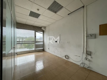 Armazém para Venda em Touguinha e Touguinhó