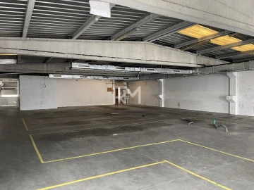 Armazém para Venda em Touguinha e Touguinhó