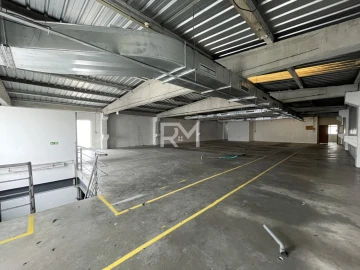 Armazém para Venda em Touguinha e Touguinhó