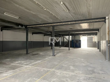 Armazém para Venda em Touguinha e Touguinhó