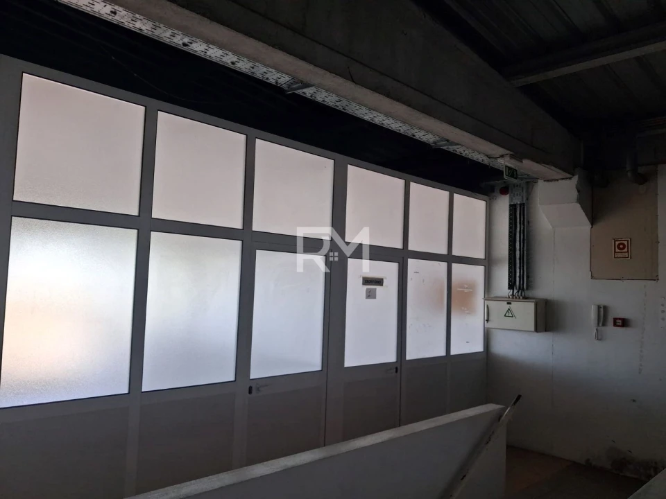 Armazém para Arrendamento em Touguinha e Touguinhó Foto 3