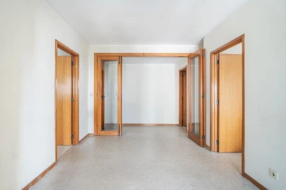 Apartamento T1 para Venda em Lordelo do Ouro e Massarelos