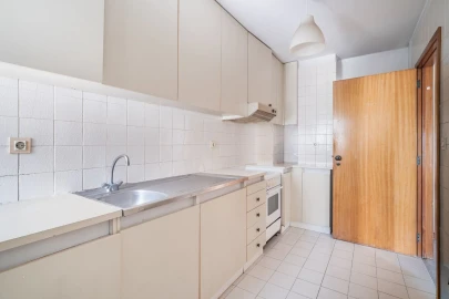 Apartamento T1 para Venda em Lordelo do Ouro e Massarelos