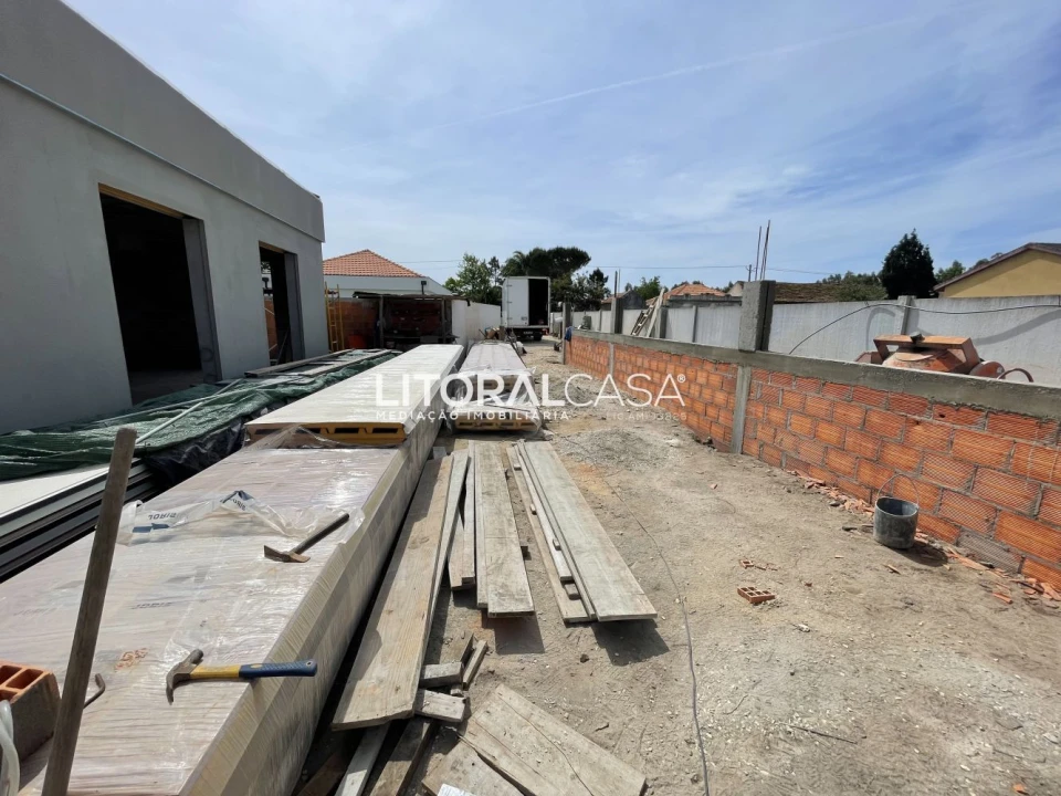 Moradia T3 para Venda em Carapelhos Foto 21