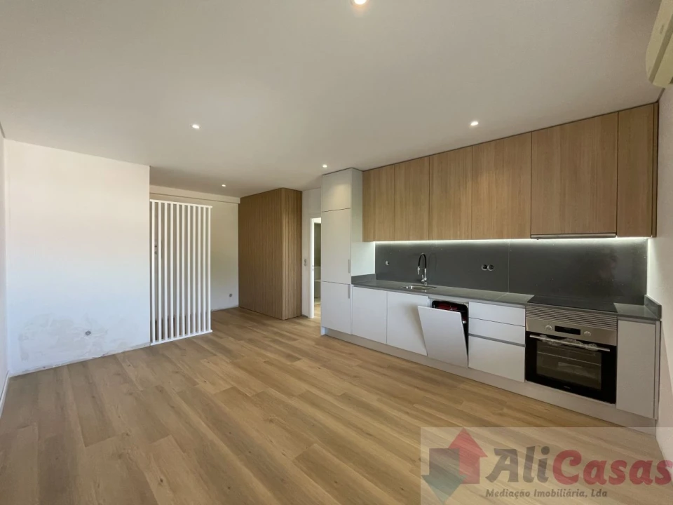 Apartamento T1 para Venda em Esmoriz Foto 1