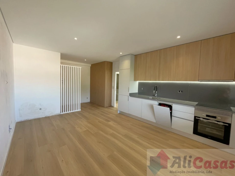 Apartamento T1 para Venda em Esmoriz Foto 2