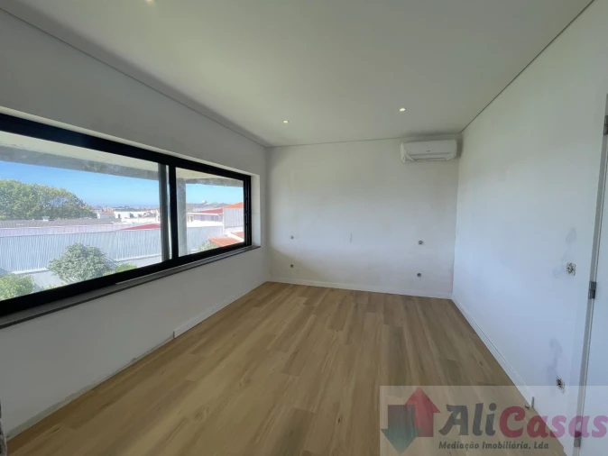 Apartamento T1 para Venda em Esmoriz Foto 14