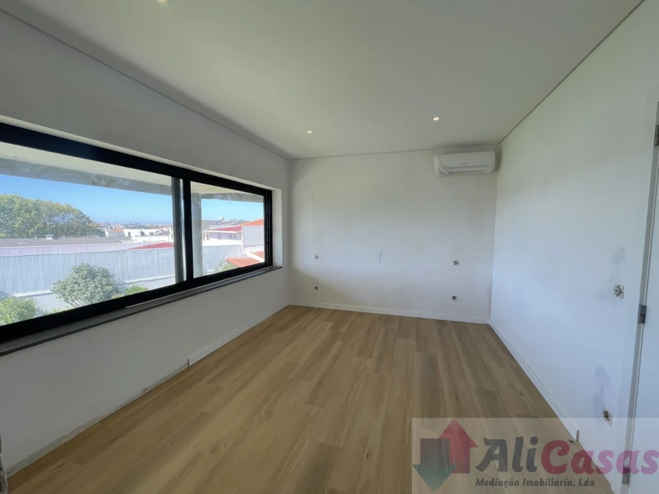 Apartamento T1 para Venda em Esmoriz Foto 14