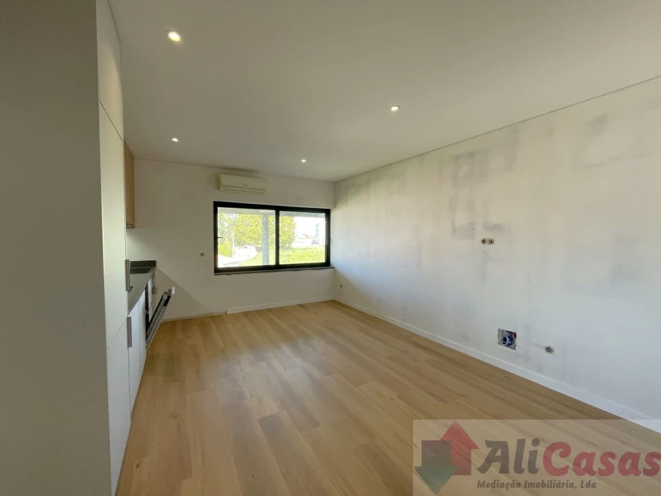 Apartamento T1 para Venda em Esmoriz Foto 3