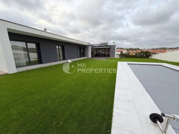 Moradia T5 para Venda em Milharado