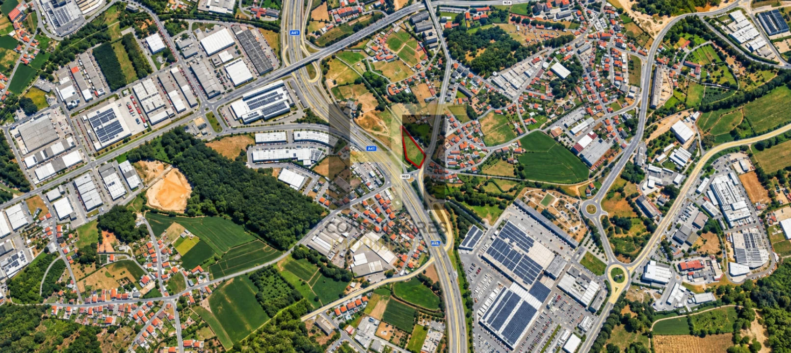 Terreno para Venda em Cidade da Maia Foto 2